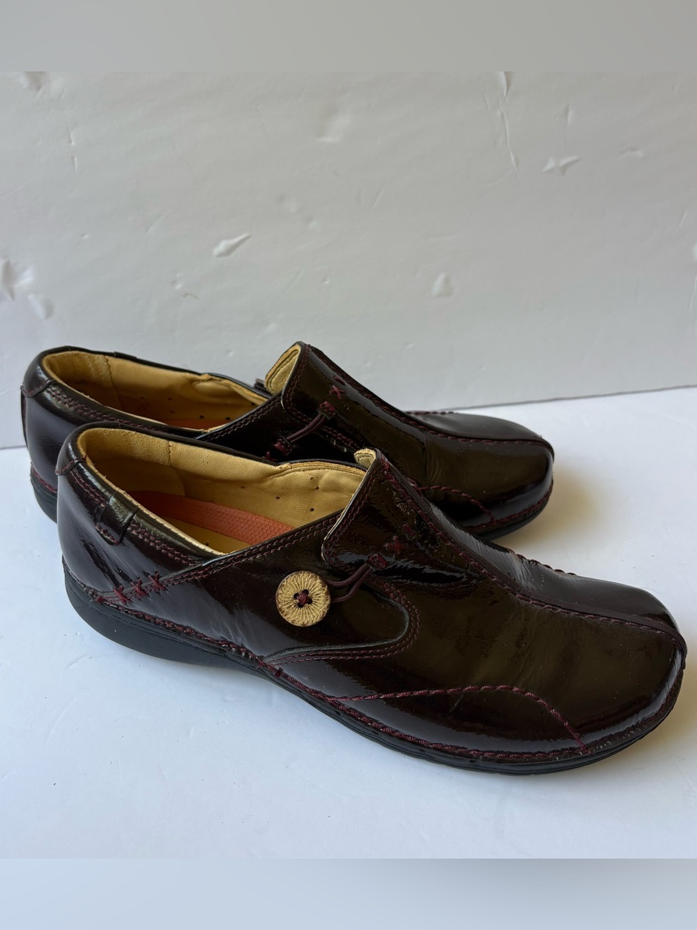 Clarks unstructured ‘un-loop’ slip-on burgundy patent leather shoes comfy sz 7.5